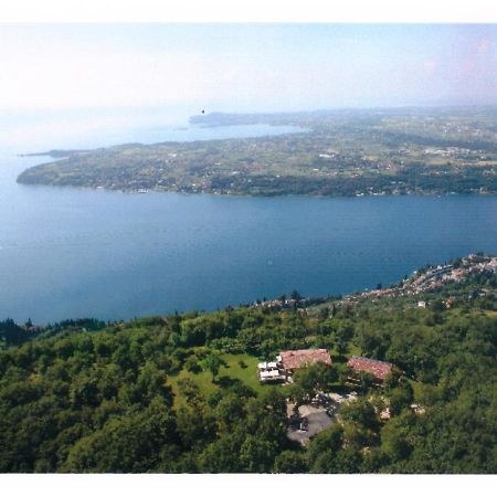 La Fiocchina - Magic Place - Apartments & Studios In Garda Lake - Countryside Farmhouse, Inside The Middle Of The Lake 萨罗 外观 照片
