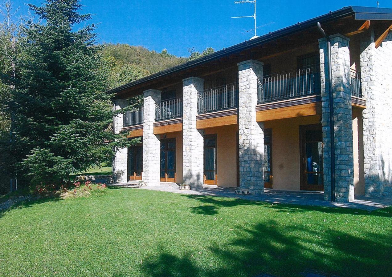 La Fiocchina - Magic Place - Apartments & Studios In Garda Lake - Countryside Farmhouse, Inside The Middle Of The Lake 萨罗 外观 照片