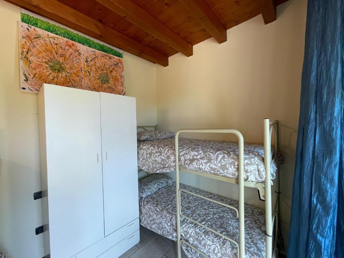 La Fiocchina - Magic Place - Apartments & Studios In Garda Lake - Countryside Farmhouse, Inside The Middle Of The Lake 萨罗 外观 照片