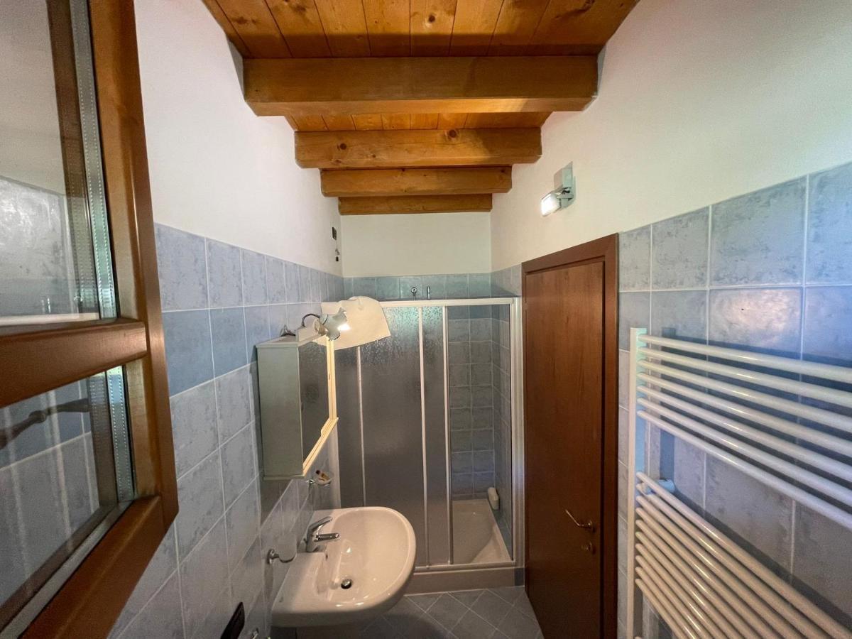 La Fiocchina - Magic Place - Apartments & Studios In Garda Lake - Countryside Farmhouse, Inside The Middle Of The Lake 萨罗 外观 照片