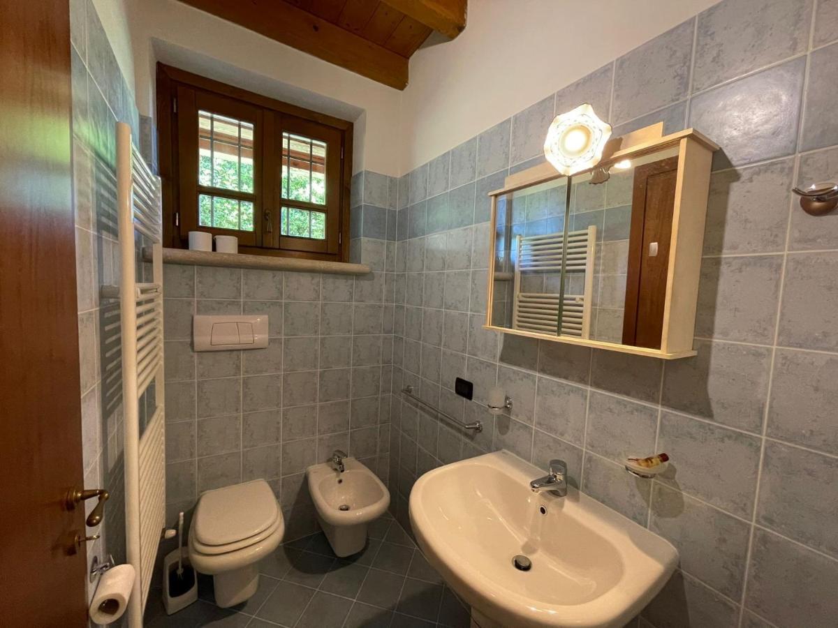 La Fiocchina - Magic Place - Apartments & Studios In Garda Lake - Countryside Farmhouse, Inside The Middle Of The Lake 萨罗 外观 照片