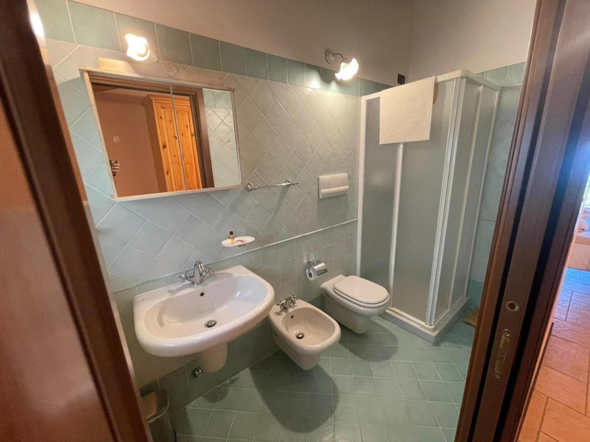 La Fiocchina - Magic Place - Apartments & Studios In Garda Lake - Countryside Farmhouse, Inside The Middle Of The Lake 萨罗 外观 照片