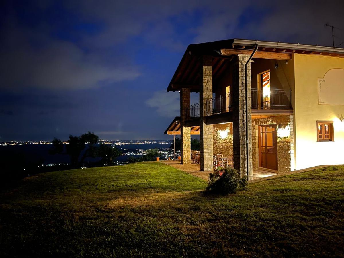 La Fiocchina - Magic Place - Apartments & Studios In Garda Lake - Countryside Farmhouse, Inside The Middle Of The Lake 萨罗 外观 照片
