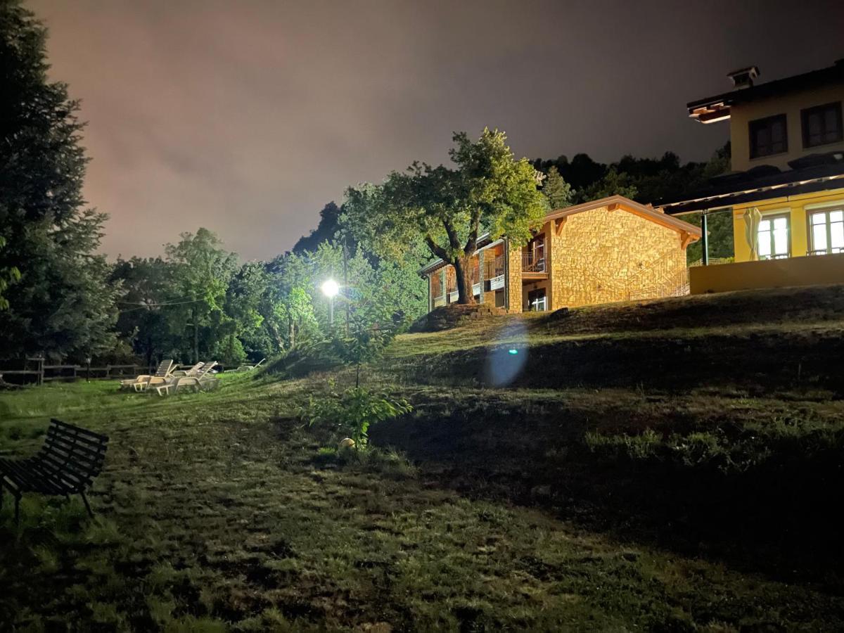 La Fiocchina - Magic Place - Apartments & Studios In Garda Lake - Countryside Farmhouse, Inside The Middle Of The Lake 萨罗 外观 照片