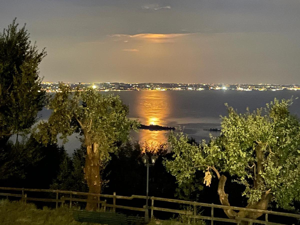 La Fiocchina - Magic Place - Apartments & Studios In Garda Lake - Countryside Farmhouse, Inside The Middle Of The Lake 萨罗 外观 照片